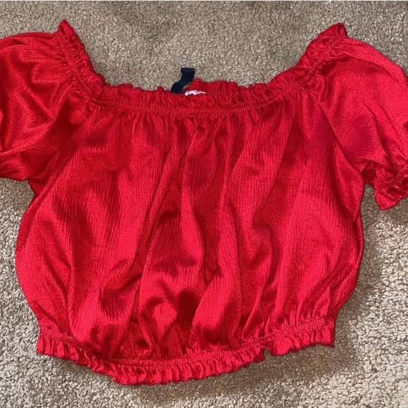 Red off the shoulder crop top - Picture 1 of 1